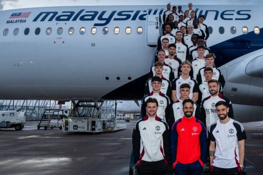 曼联确定阿莫林留任过程曝光！官宣亚洲800万之行大名单，欲离队天才被要求参加