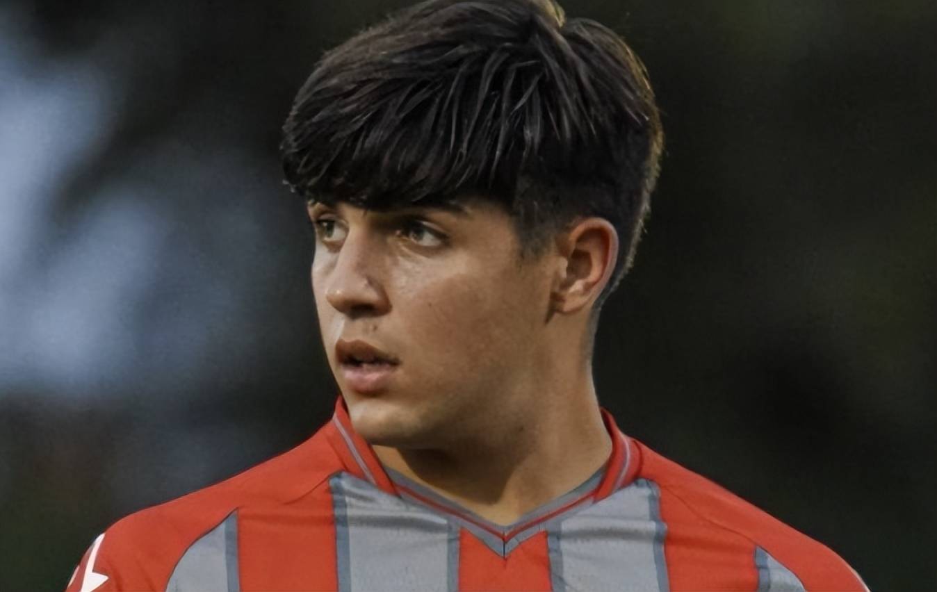 28球9助攻！18岁锋线妖童横空出世，名记爆料，两大意甲豪门疯抢