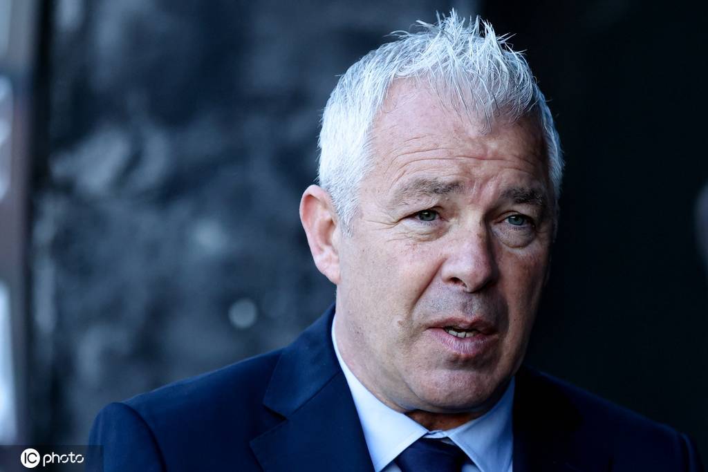 突发心脏骤停！一代足球传奇去世
        
    突发心脏骤停！一代足球传奇去世